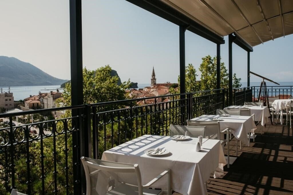 Апартаменты Majestic 4*