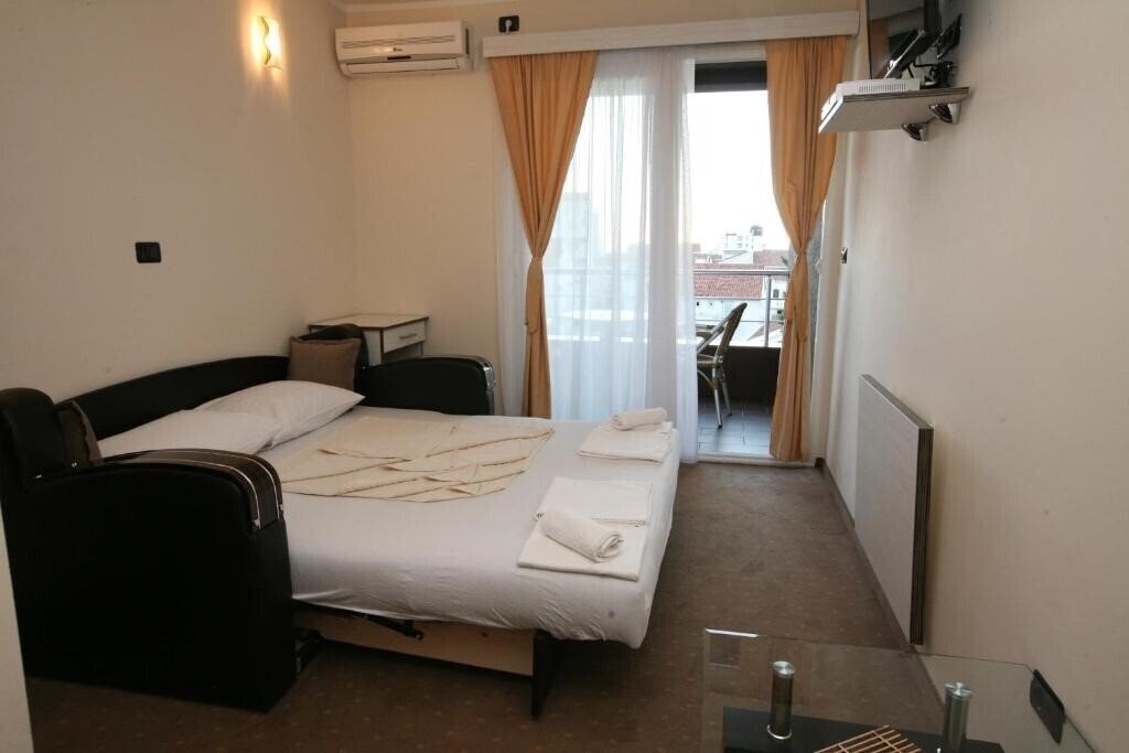 Территория Villa Helena 3*