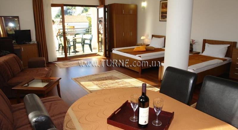 Панорама Apartments Butua 4*