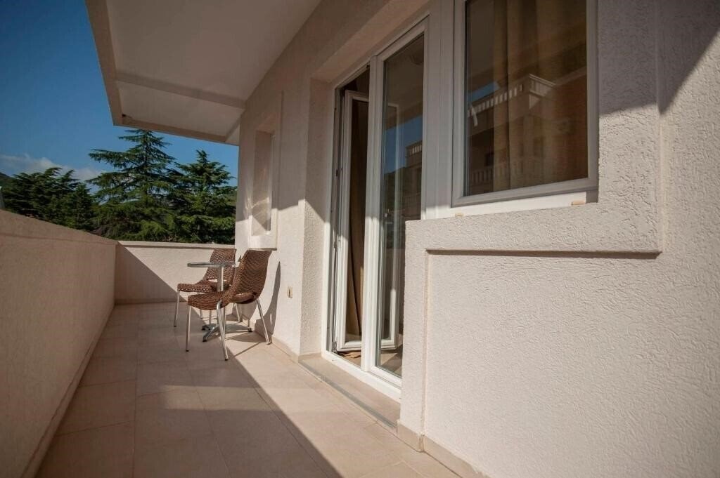 Вид Mandir Apartments 3*