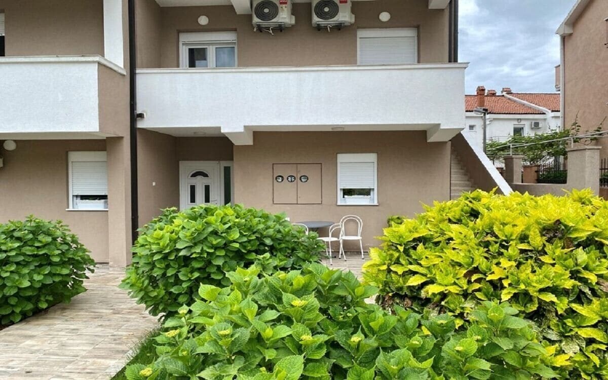 Готель Lijesevic New Apartments 3*