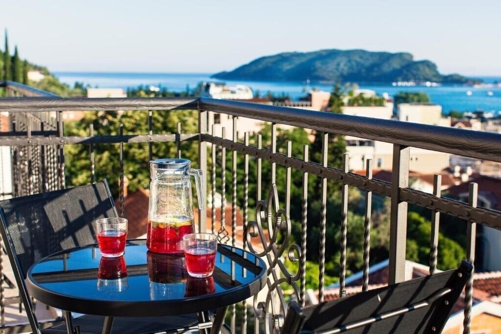 Панорама Tate Hotel 4*