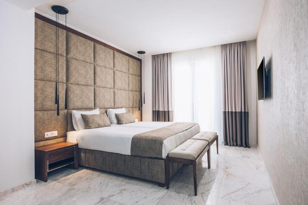 Панорама Iberostar Waves Slavija (ex. Iberostar Slavija, Slavija Budva, Slavija) 5*