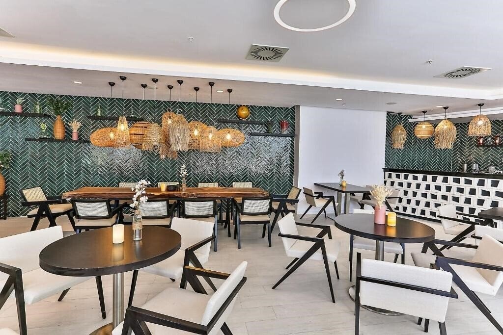 Территория Hotel TQ Plaza (ex. TQ Plaza, Adria) 4*