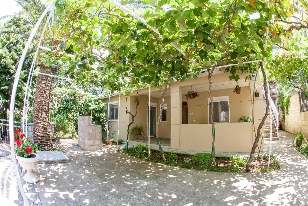 Вид Guest House Lidija 3*