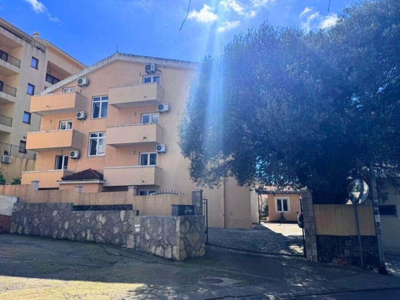 Готель Stevan Apartment 3*