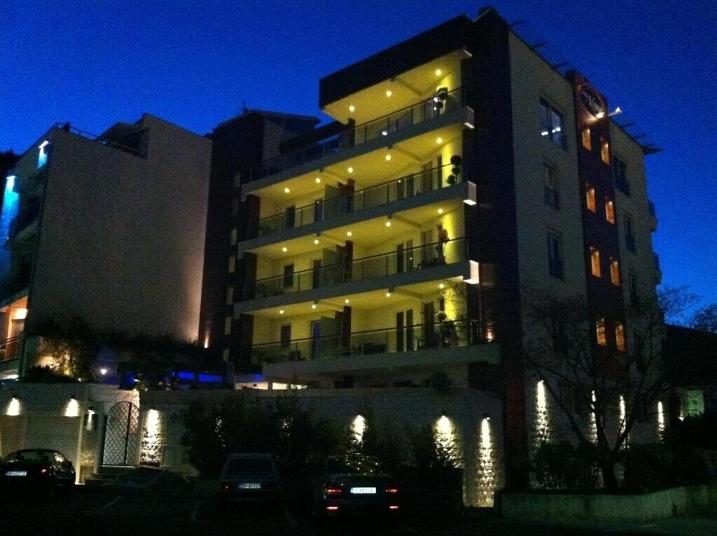 Отель Villa M Palace 4*