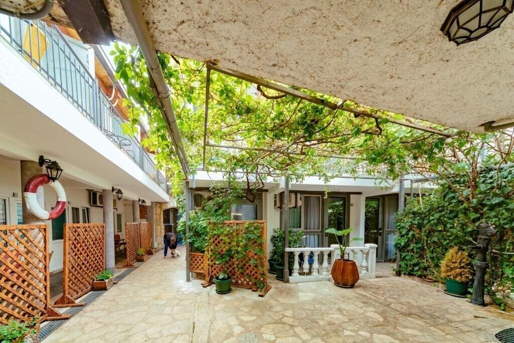 Вид Savojo Small Hotel 2*