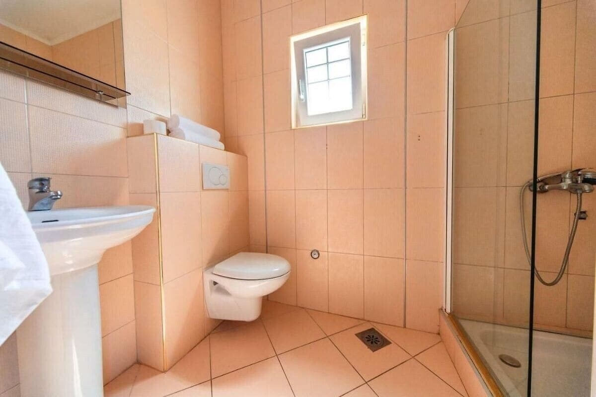 Панорама Guesthouse Leonardo (ex. Leonardo Apart) 3*