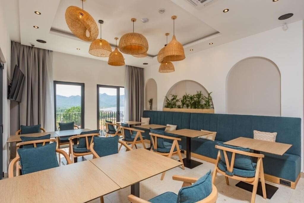 Панорама Aquilo 4*