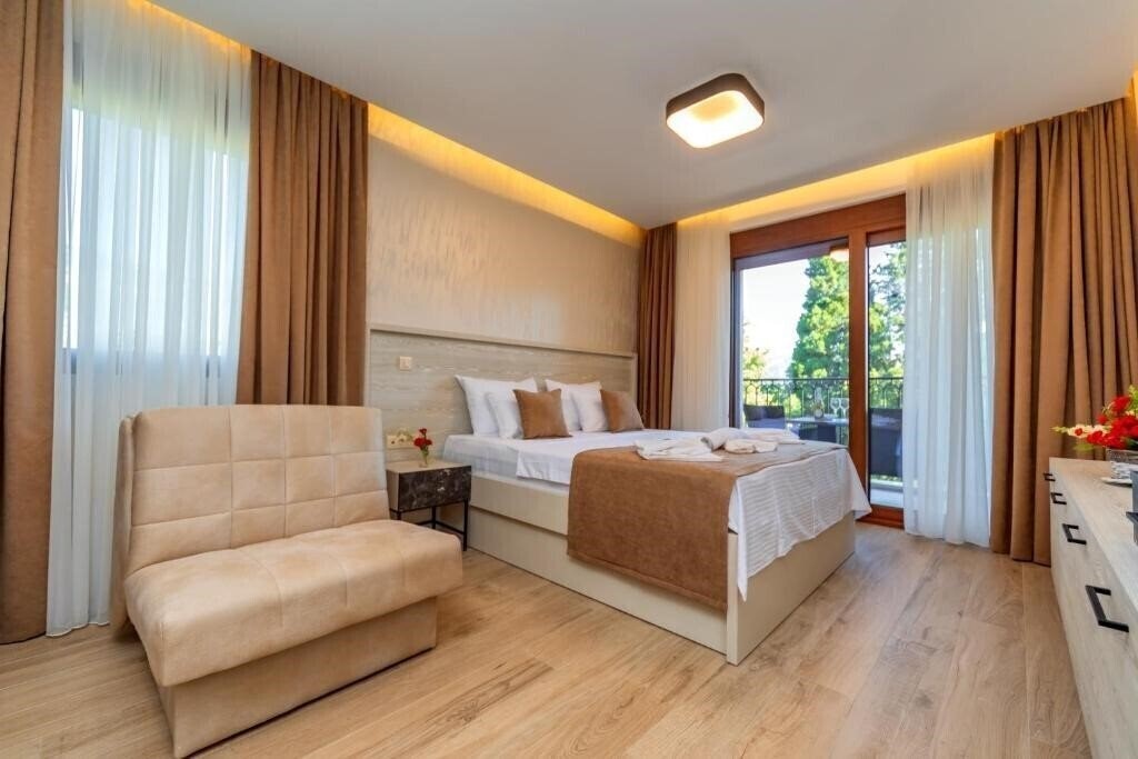 Картинка Luxury Apartments Queen 4*