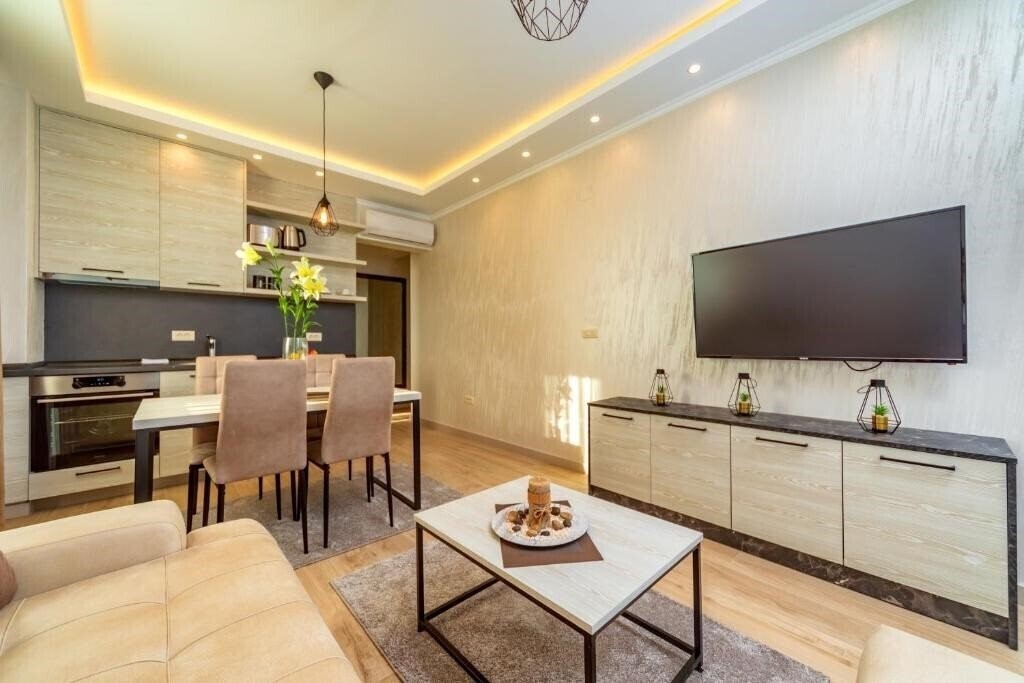 Апартаменты Luxury Apartments Queen 4*