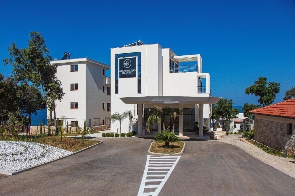 Территория Dulamerovic Resort 4*