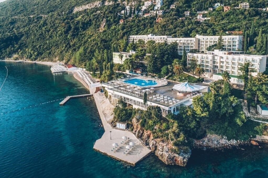 Территория Iberostar Waves Herceg Novi (ex. Riviera Resort) 4*