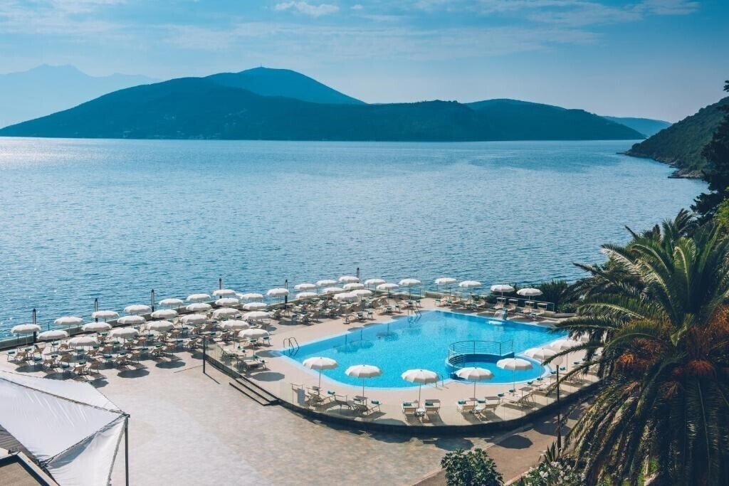 Панорама Iberostar Waves Herceg Novi (ex. Riviera Resort) 4*