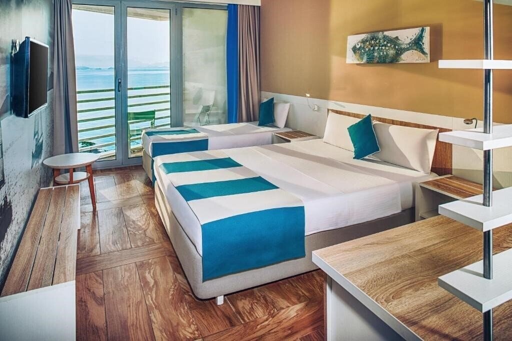 Територія Carine Hotel Delfin (ex. Carine Delfin Bijela, Iberostar Bijela Delfin, Delfin) 4*