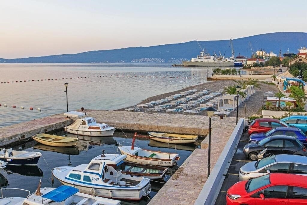 Апартаменти Carine Hotel Delfin (ex. Carine Delfin Bijela, Iberostar Bijela Delfin, Delfin) 4*