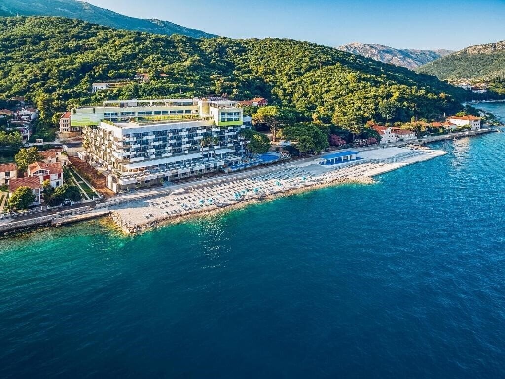 Отель Carine Hotel Park (ex. Carine Park, Park Bijela, Carine Hotel Park Bijela, Iberostar Bijela Park) 4*