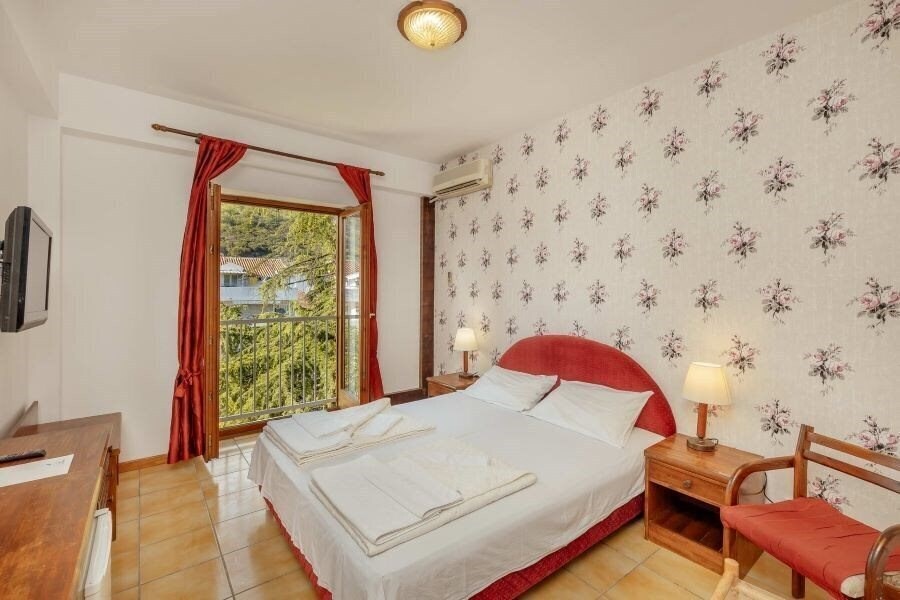 Отель Talia Hotel 3*