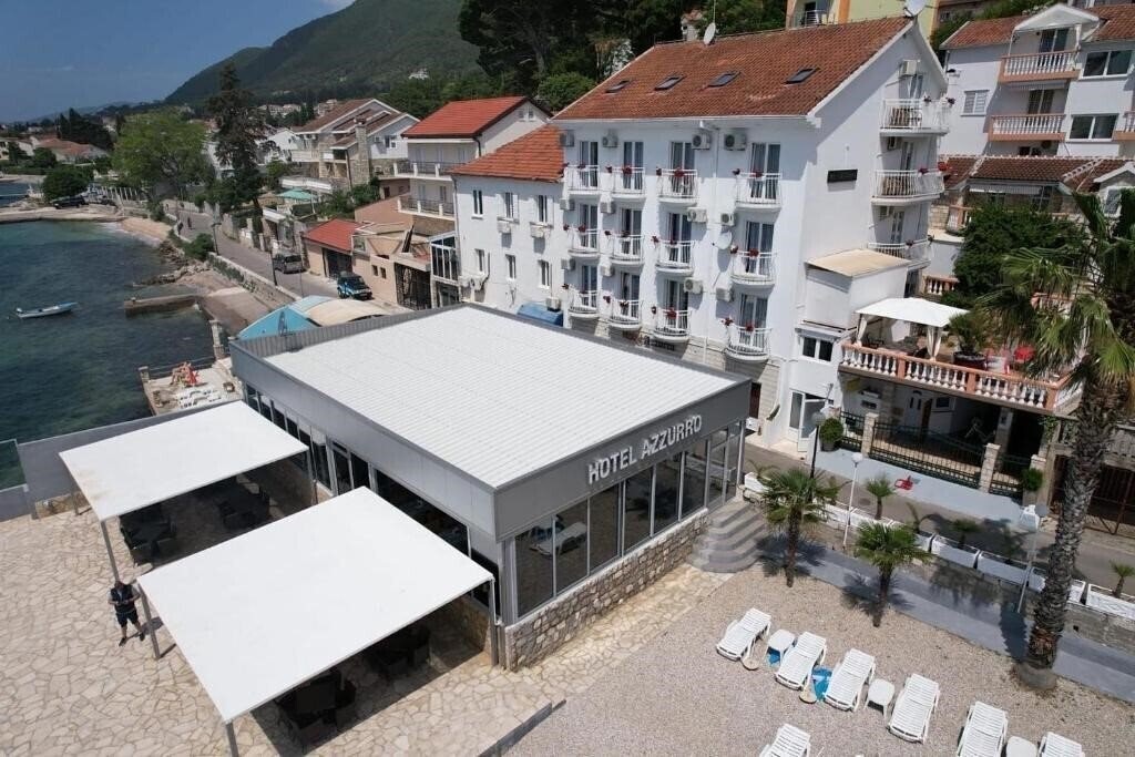 Отель Azzurro Bijela 4*