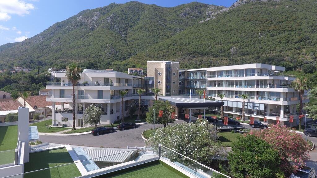 Территория Blue Kotor Bay Premium Spa Resort 5*