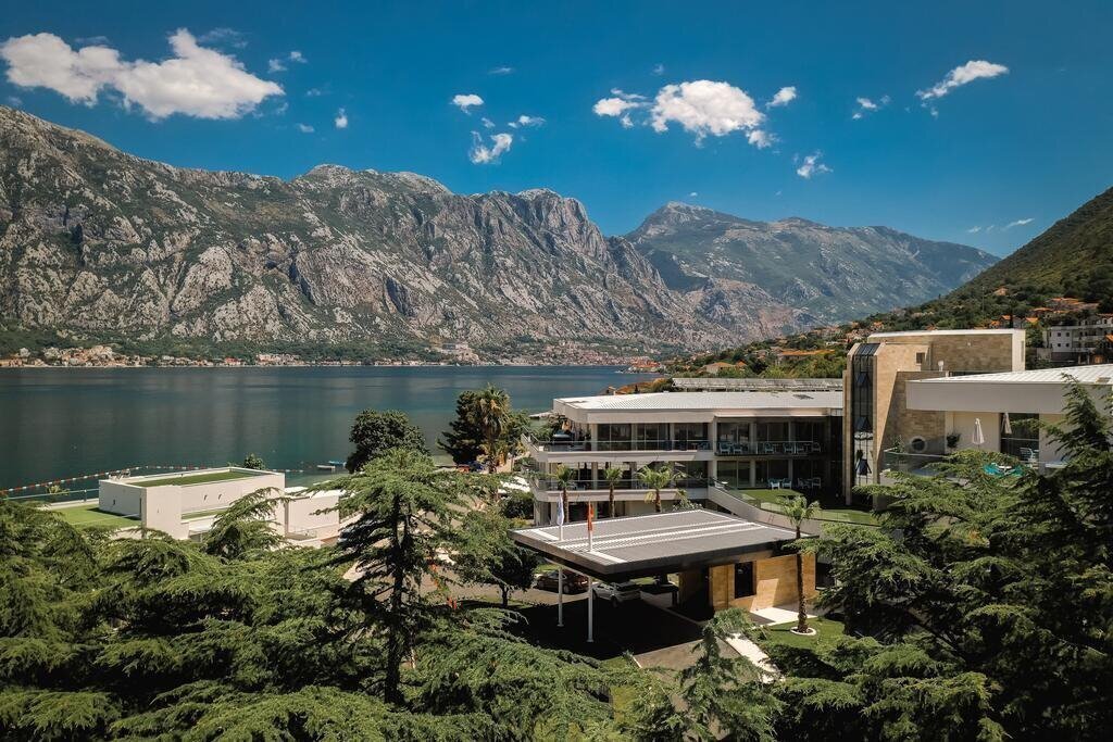 Апартаменты Blue Kotor Bay Premium Spa Resort 5*