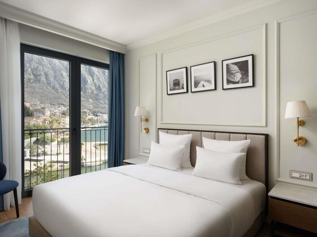 Фото Movenpick Hotel & Residences Teuta Kotor Bay 5*