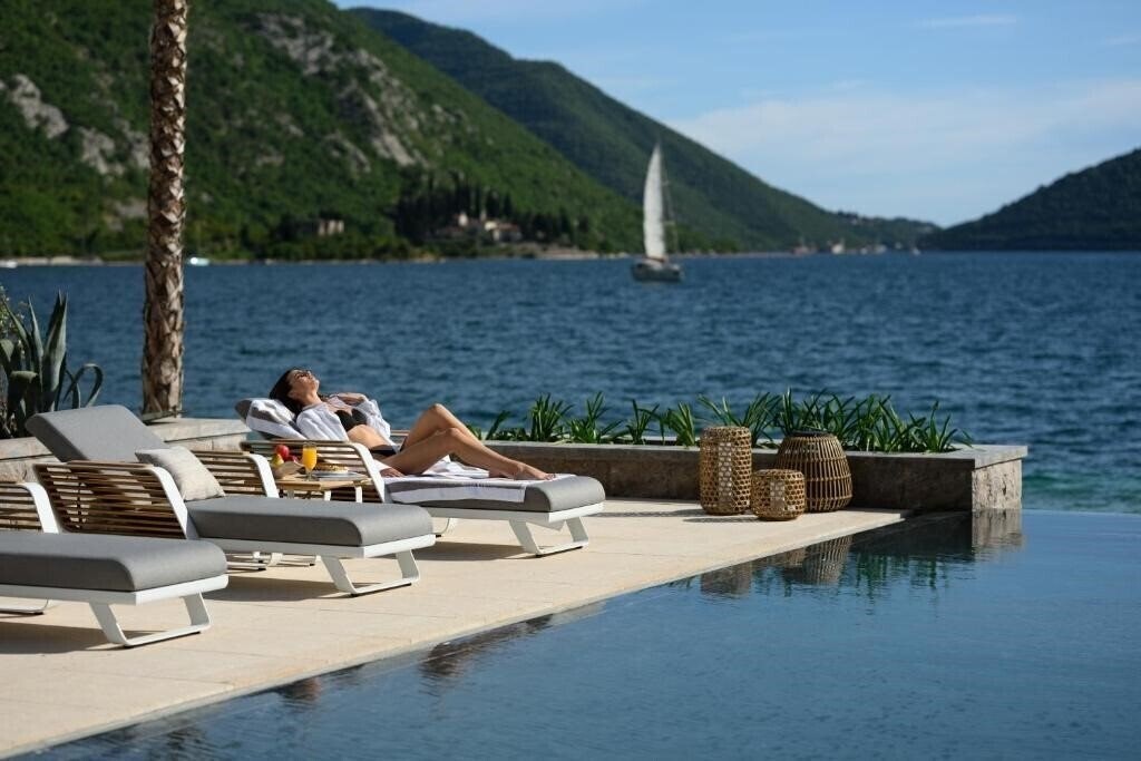 Картинка Movenpick Hotel & Residences Teuta Kotor Bay 5*