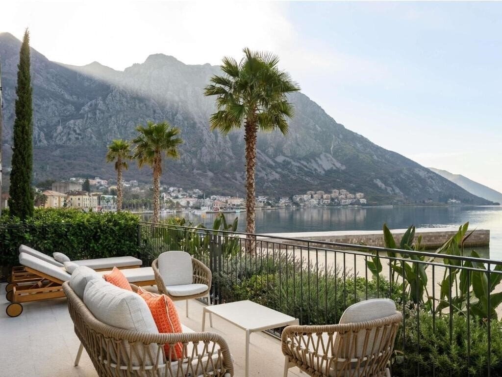 Апартаменты Movenpick Hotel & Residences Teuta Kotor Bay 5*