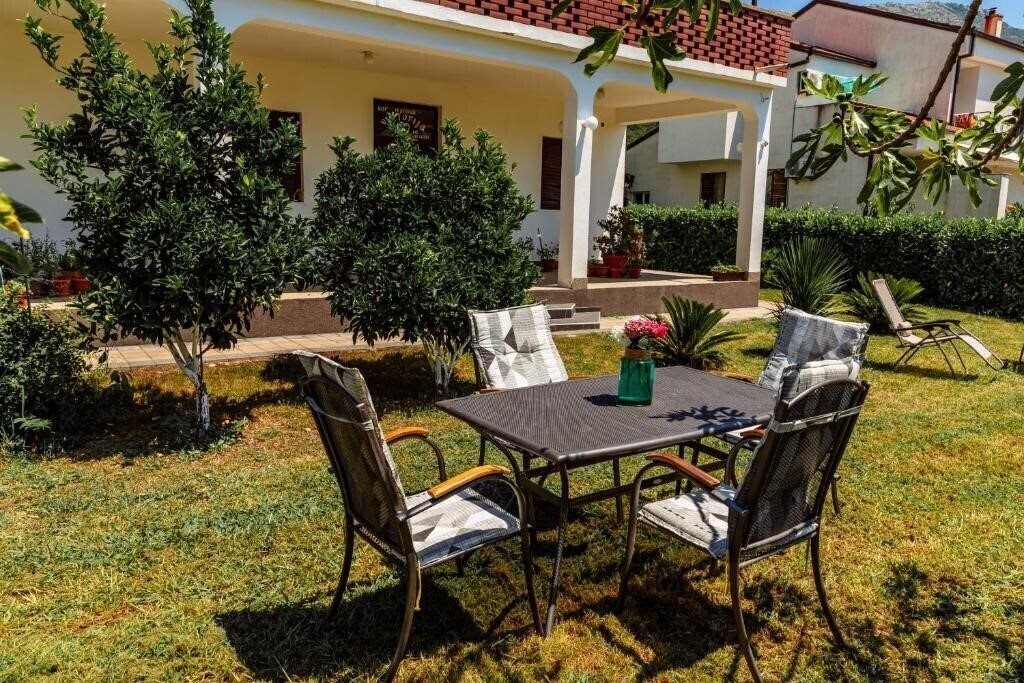 Территория Viktorija апартаменты