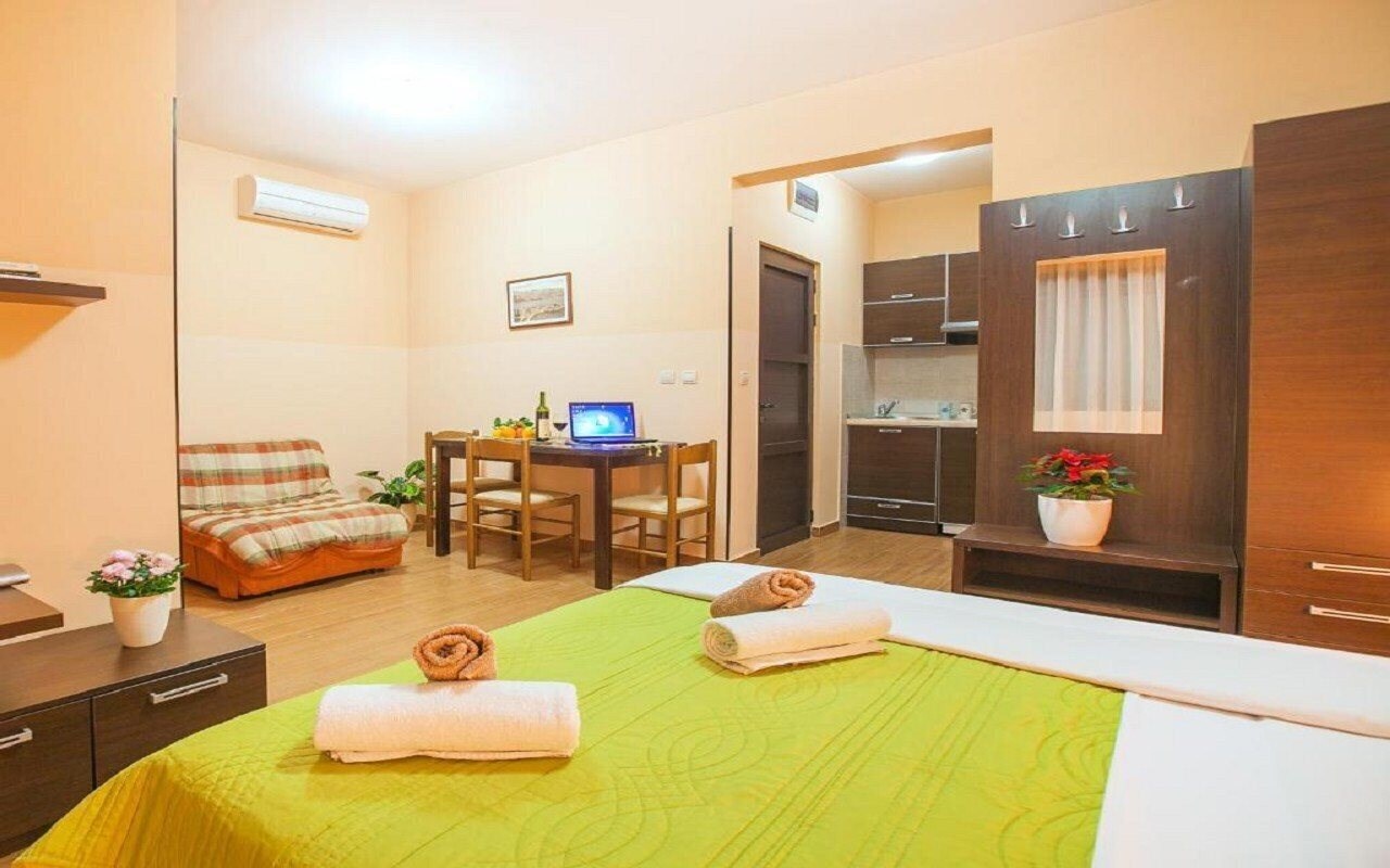 Вид Azur Apartments 3*