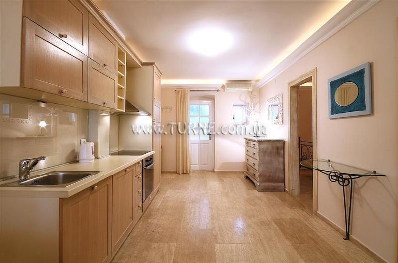 Фотографія Lux Apartments Petrovac 4*