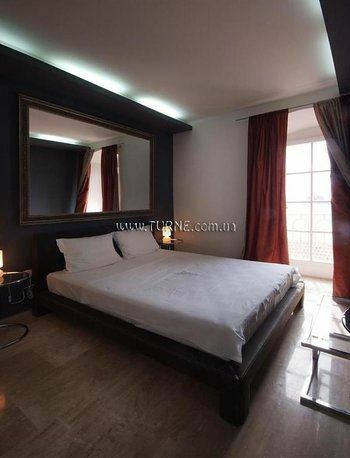 Готель Lux Apartments Petrovac 4*