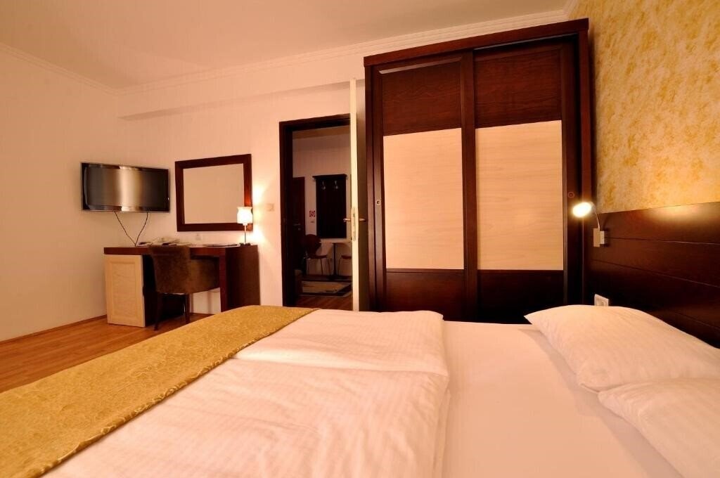 Панорама Djuric 3*