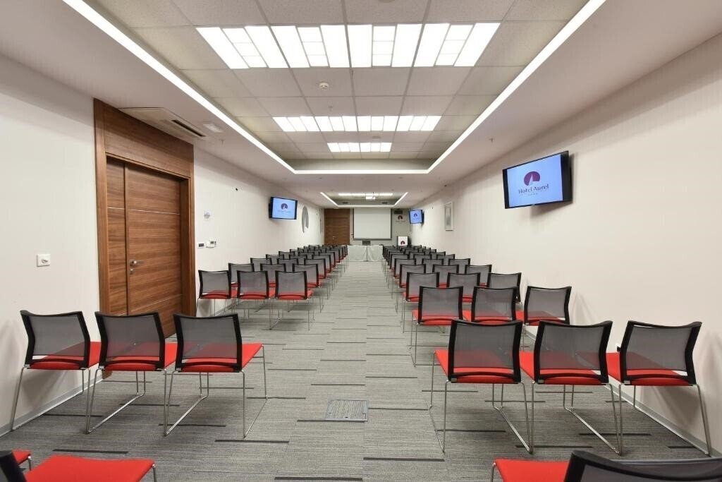 Вид Hotel Aurel 4*