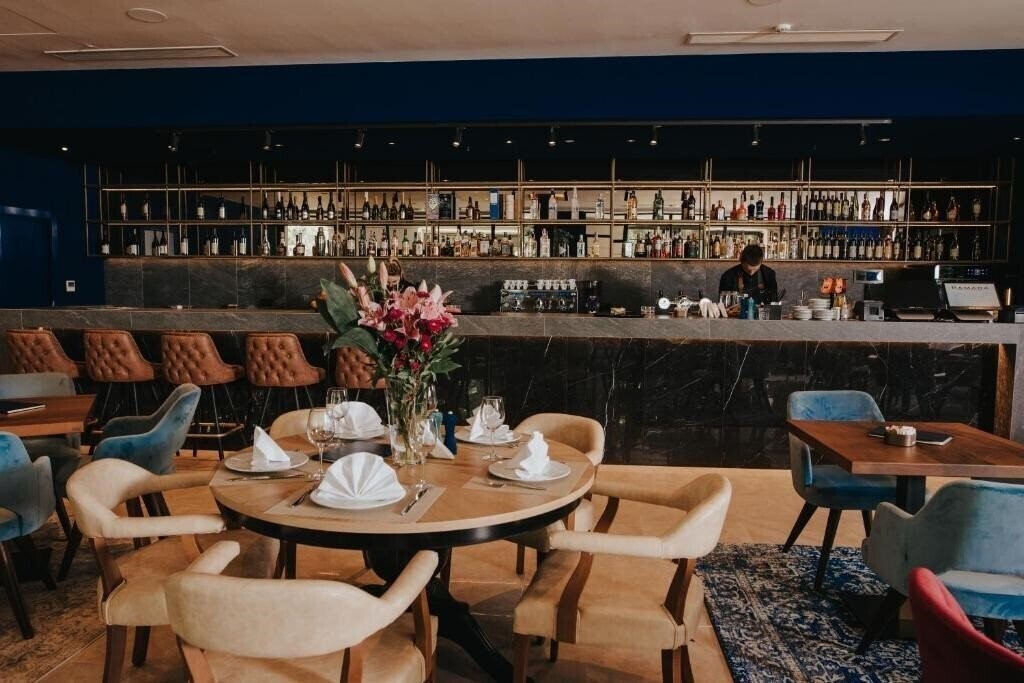 Фото Hotel Ramada 4*