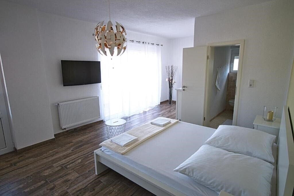 Панорама Hotel Villa Jolyn 3*