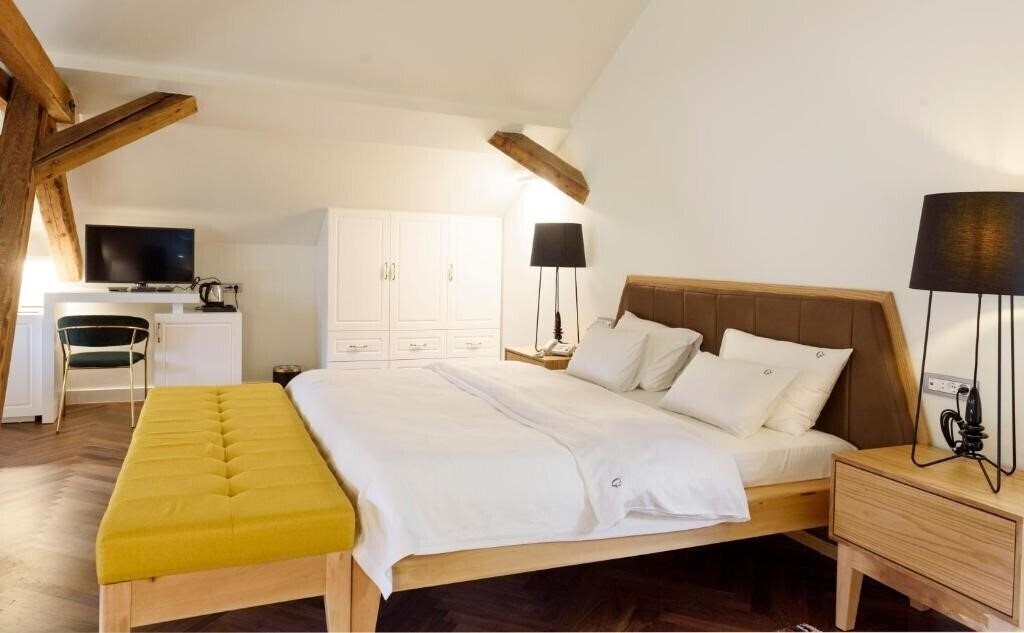 Територія Hotel Gradska Cetinje 5*