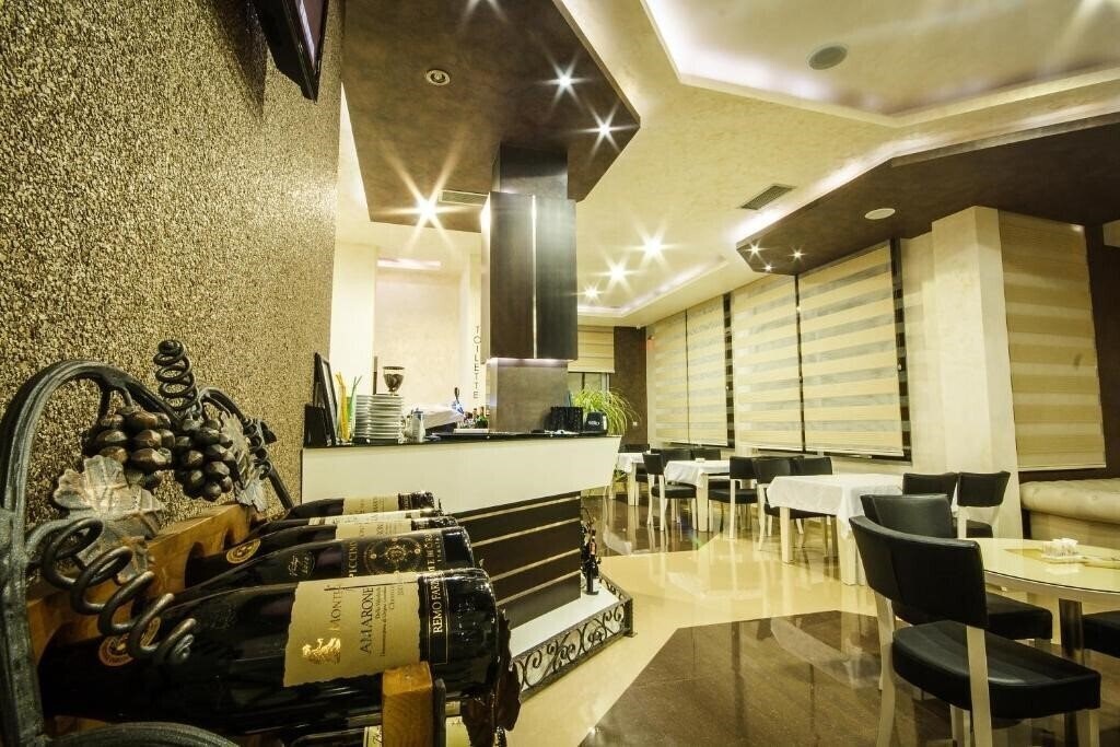 Апартаменты Hotel Oasis 4*