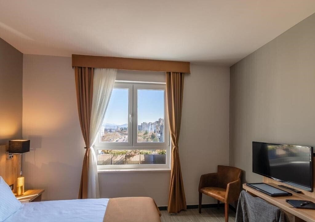 Зображення Resurs 4*