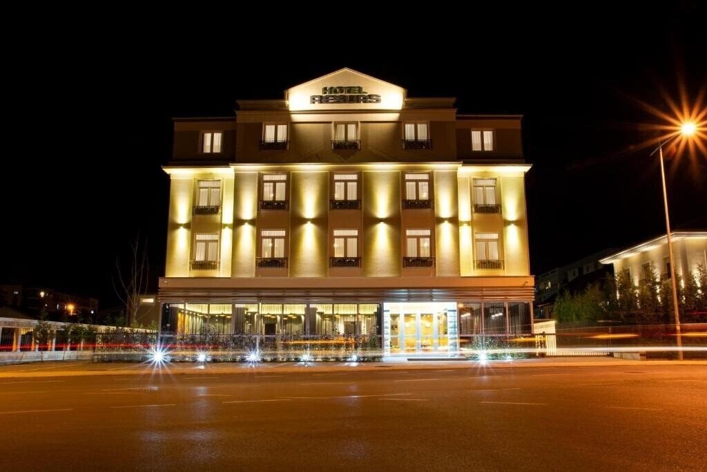 Апартаменти Resurs 4*