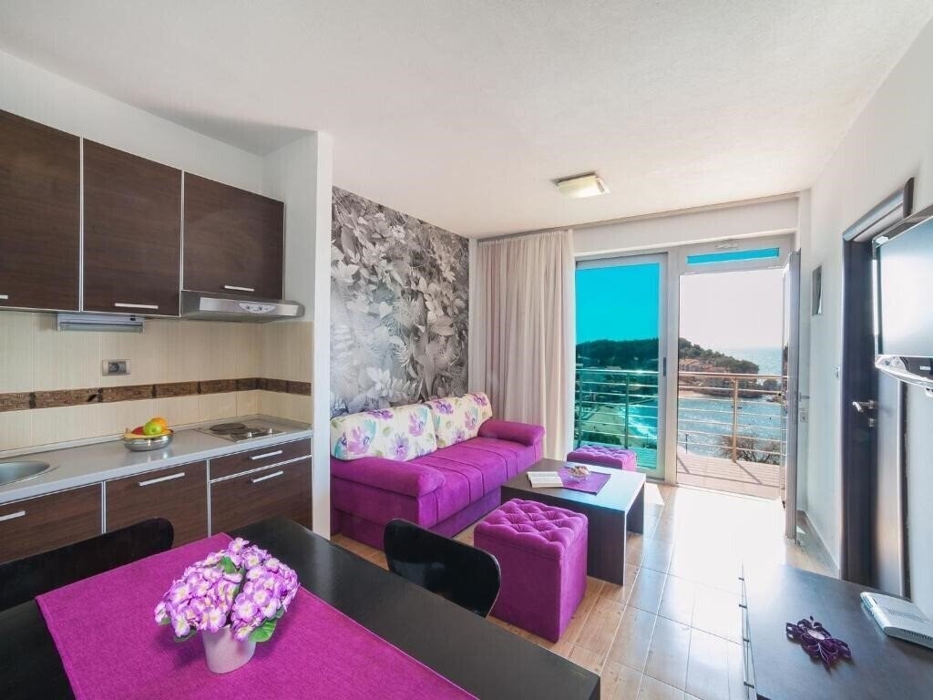 Апартаменты Raymond 4*