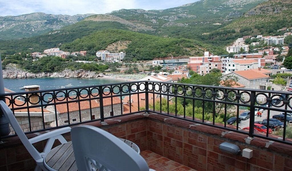 Отель Springs Class "B" 2*