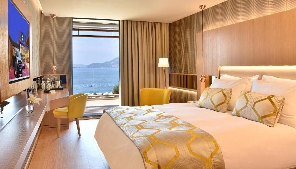 Территория Maestral Resort & Casino 5*
