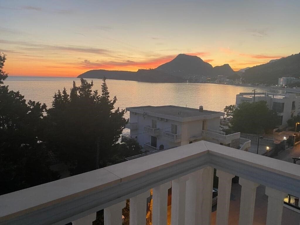 Территория Perovic Sutomore 3*