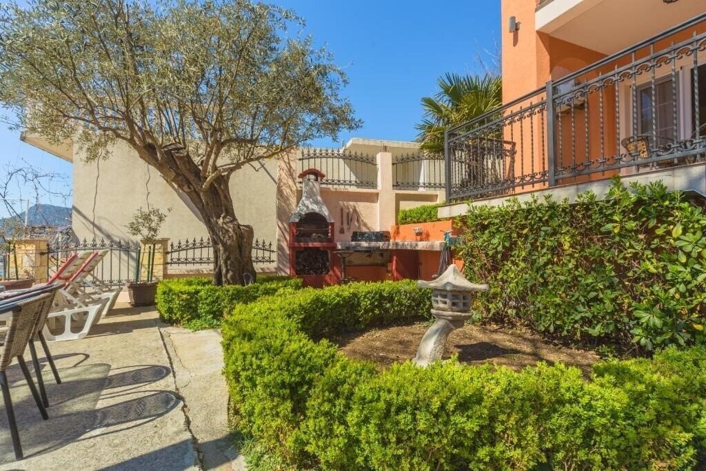 Вид Villa Nena Sutomore 1*