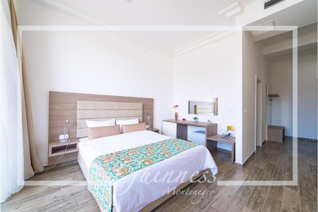 Панорама Guinness Hotel 4*