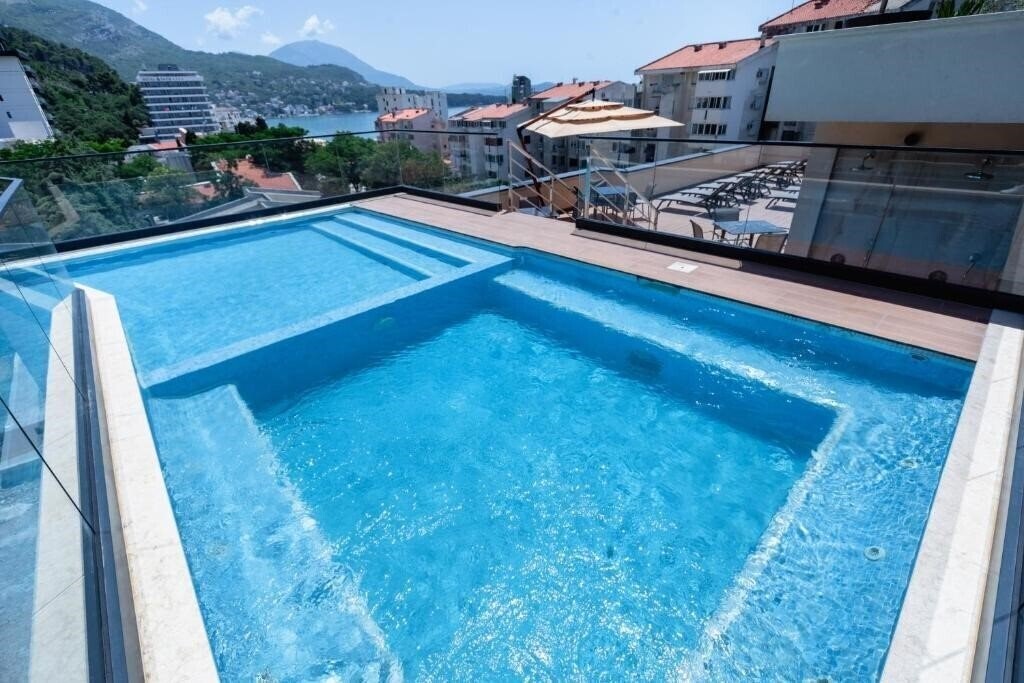 Зображення N Hotel 4*