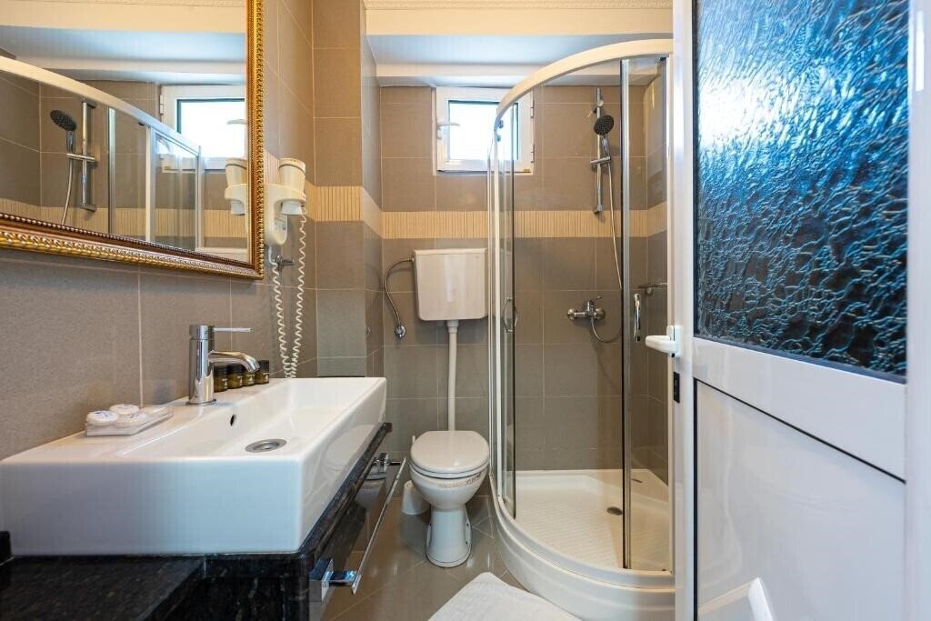 Территория Adrovic 3*