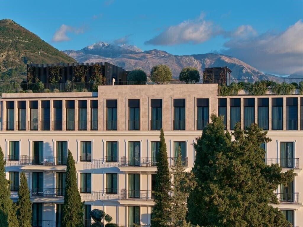 Апартаменти Porto Palace 5*